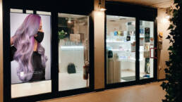 studio immagine parrucchieri monitor da vetrina marketing display verona