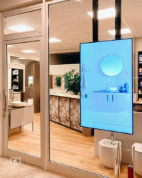 Vendita e installazione monitor da vetrina per negozi - Marketing Display