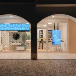 marketing display idea bagno monitor da vetrina trissino vicenza
