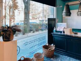 lavanderia brescia - monitor interno e monitor in vetrina - marketing display verona