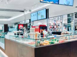 monitor da interno gelateria movo centro commerciale grand'affi marketing display verona