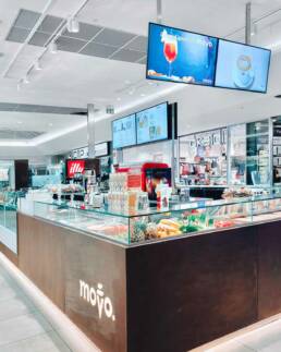 monitor da interno gelateria movo centro commerciale grand'affi marketing display verona