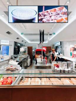 monitor da interno gelateria movo centro commerciale grand'affi marketing display verona