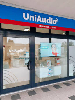 uni audio - monitor da vetrina - marketing display - verona