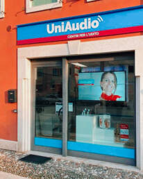 uni audio - monitor da vetrina - marketing display - verona