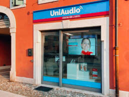 uni audio - monitor da vetrina - marketing display - verona