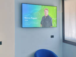 studio dentistico perini monitor da interno marketing display verona