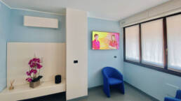 studio dentistico perini monitor da interno marketing display verona