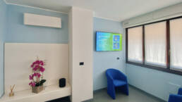 studio dentistico perini monitor da interno marketing display verona