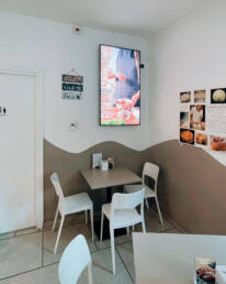 Monitor da interno Pasticceria Caffetteria Bontempi Brescia Marketing Display Verona