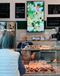 monitor da interno pizzeria crisettis verona marketing display verona