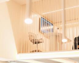 Installazione monitor da interno per negozio di Giulia Campolo Luxury Treatments - Marketing Display - Verona