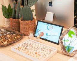 Installazione monitor da interno per negozio di Giulia Campolo Luxury Treatments - Marketing Display - Verona