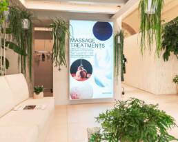 Installazione monitor da interno per negozio di Giulia Campolo Luxury Treatments - Marketing Display - Verona