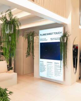 Installazione monitor da interno per negozio di Giulia Campolo Luxury Treatments - Marketing Display - Verona
