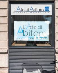 Installazione monitor da vetrina - Marketing Display Verona