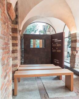 Installazione monitor touchscreen - Chiese Vive Chiesa di San Fermo a Verona - Marketing Display Verona